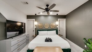 5 slaapkamers, een strijkplank/strijkijzer, wifi, beddengoed