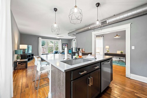 8 min to Stadiums & Dwntn Cincy, 1BR in Ludlow KY