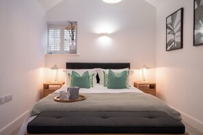 2 Schlafzimmer, Schreibtisch, Bügeleisen/Bügelbrett, WLAN