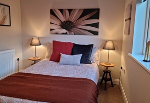 5 habitaciones, tabla de planchar con plancha, wifi y ropa de cama 