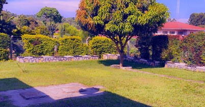 Lake District Homestay in the Nature’s paradise of western Uganda.