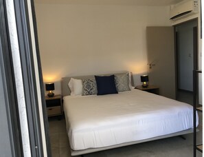 3 soverom, safe på rommet, skrivebord og strykejern/-brett