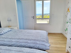 3 bedrooms, iron/ironing board, free WiFi - 713-Villa du Roz- High comfort-180° sea view (Plouhinec)
