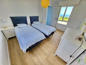 3 bedrooms, iron/ironing board, free WiFi - 713-Villa du Roz- High comfort-180° sea view (Plouhinec)