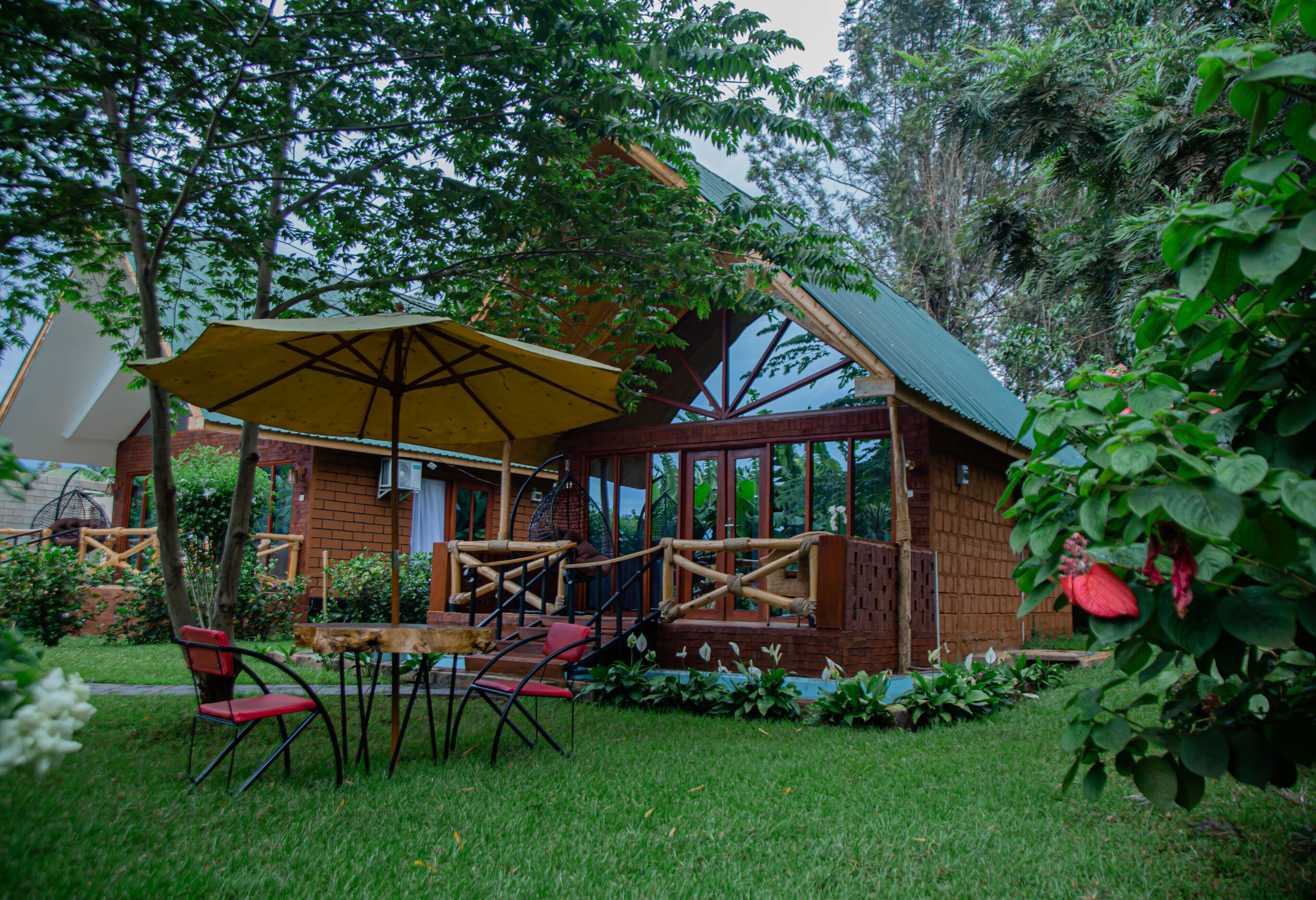 Shose Farmhouse Chalets & Campsite