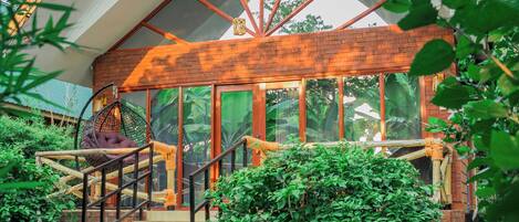 1 sovrum, sängtillbehör av högsta kvalitet och Select Comfort-madrasser