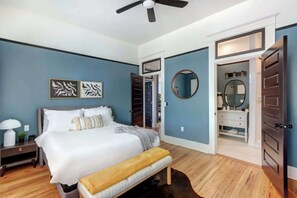 2 slaapkamers, een bureau, een strijkplank/strijkijzer, wifi