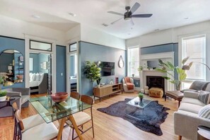 TV, offices - Tidewater Blue @ The Huntingdon Lofts Collection (Savannah)