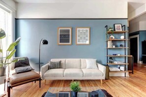 TV, offices - Tidewater Blue @ The Huntingdon Lofts Collection (Savannah)