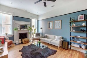 TV, offices - Tidewater Blue @ The Huntingdon Lofts Collection (Savannah)