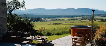 Balvattan Farmhouse -  a lodge that sleeps 10 guests  in 5 bedrooms