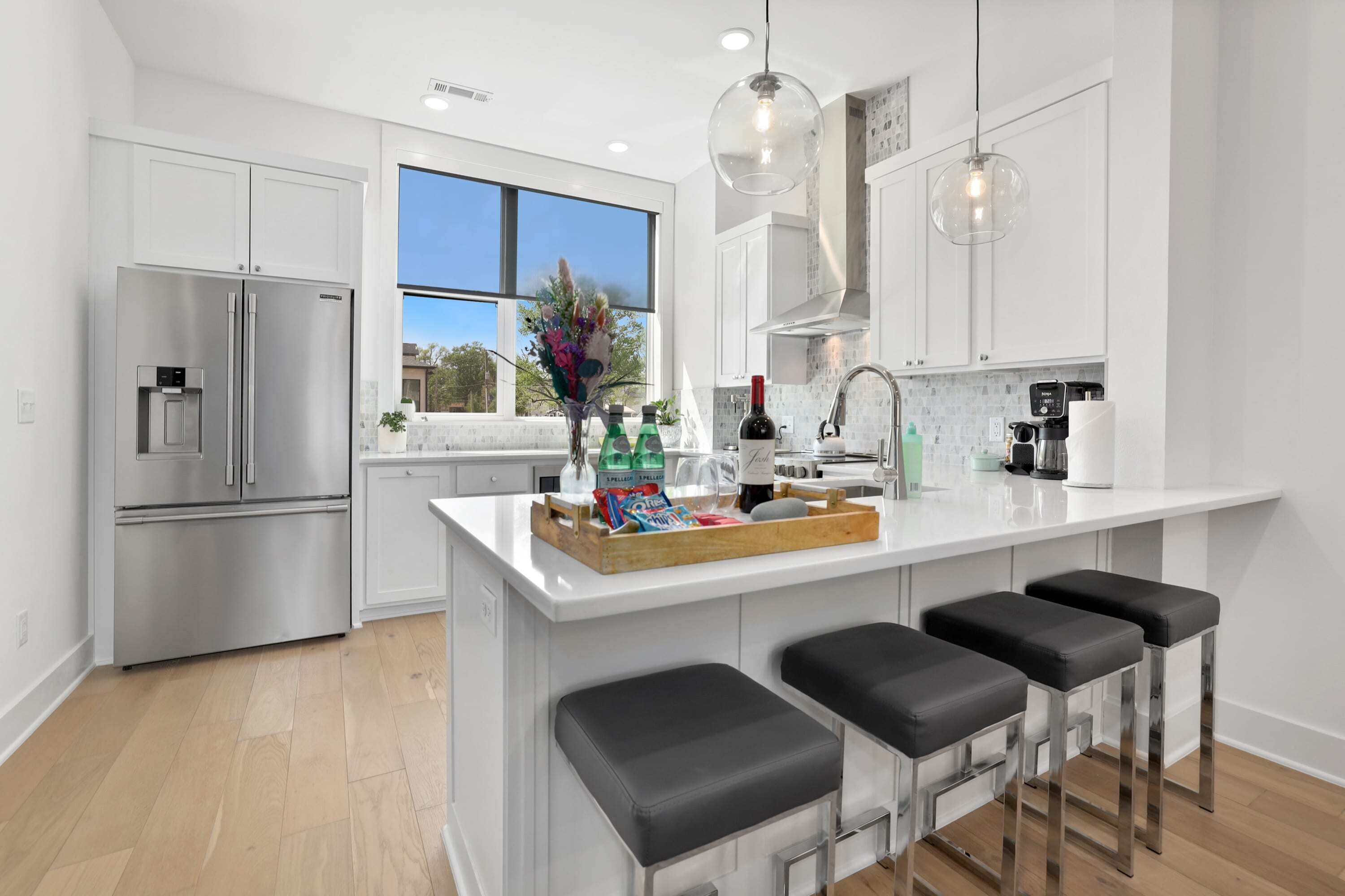 20% OFF Local @ Ledger - Walk / Bike To Downtown