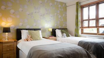 4 bedrooms, iron/ironing board, travel crib, free WiFi