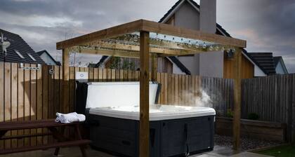 Sleeps 6 3 bedrooms & 2 Bathrooms: 1 king, 1 twin and 1 bunk room