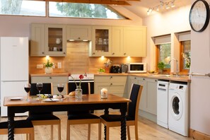 Suidhe Garden Cottage kitchen and table