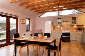 Dining - Suidhe Garden Cottage -  a cottage that sleeps 6 guests  in 3 bedrooms (Kincraig)