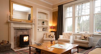 Sleeps 12 in 6 double bedrooms all en-suite
