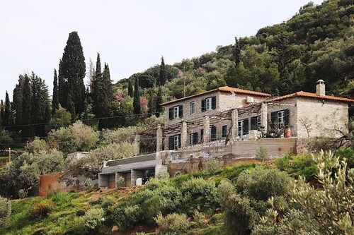 Hillside Villa overlooking Lemonodassos