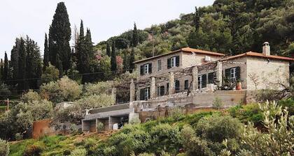 Hillside Villa overlooking Lemonodassos