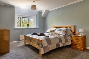 6 bedrooms, free WiFi, bed sheets