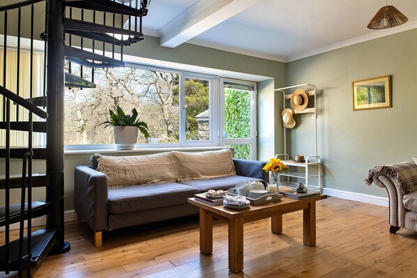 TV, fireplace, video games