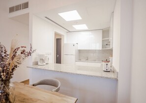 Tủ lạnh, lò vi sóng, lò nướng, bếp nấu