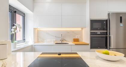 Modern Balcony House - Solarium Terrace - Parking