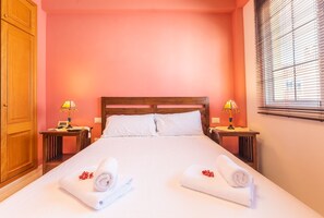 2 bedrooms, iron/ironing board, free WiFi, bed sheets