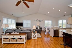 Smart TV, tavolo da calcetto, tavolo da ping pong