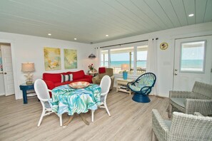 TV - Dolphin's Run, Oceanfront House in Emerald Isle, NC! (Emerald Isle)