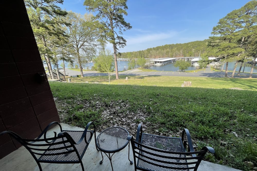 Mountain Harbor Queen Guest Room on Lake Ouachita by Redawning