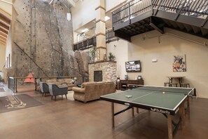 House, 4 Bedrooms | Game room