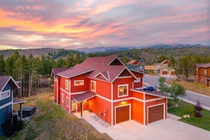 House, 4 Bedrooms | Exterior
