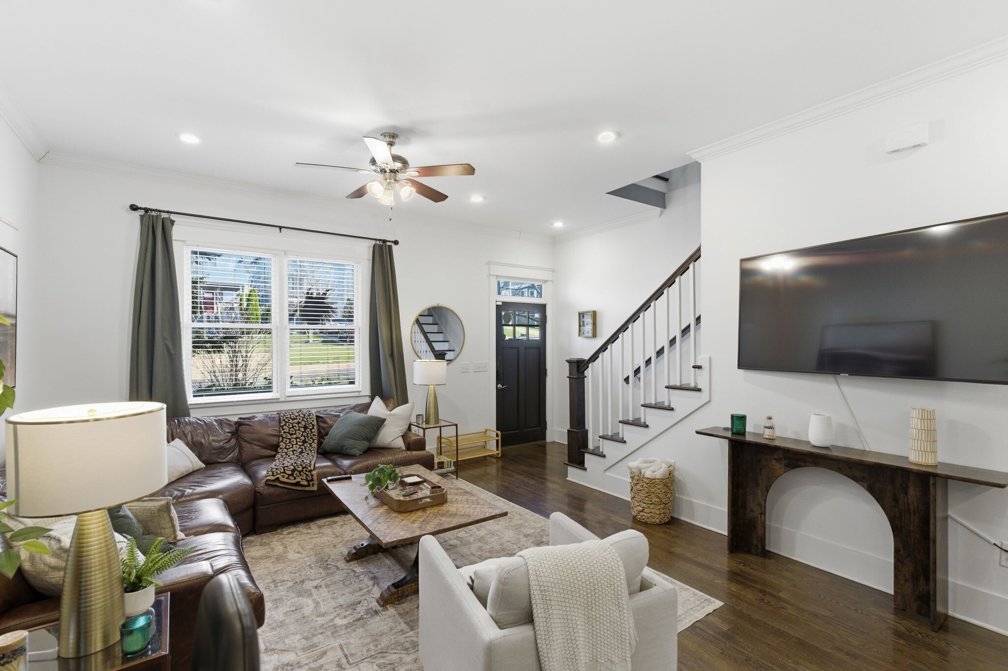 Een televisie en een kantoor