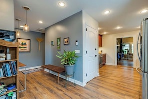 Interior - Historic East Nash Sleeps 4 (Nashville)