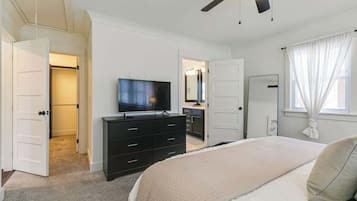 1 bedroom, iron/ironing board, travel crib, WiFi