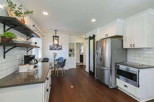 King Suite Highland House of Historic Franklin