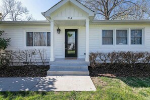 تفاصيل الفندق من الخارج