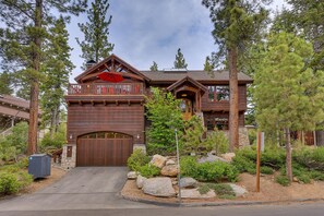 Exterior - Beautiful Dollar Point Home! (Sunny Days) (Tahoe City)