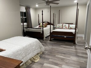 5 bedrooms, iron/ironing board, WiFi, bed sheets
