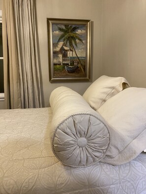 5 habitaciones, tabla de planchar con plancha, wifi y ropa de cama 