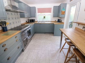 Fridge, dishwasher, electric kettle, toaster