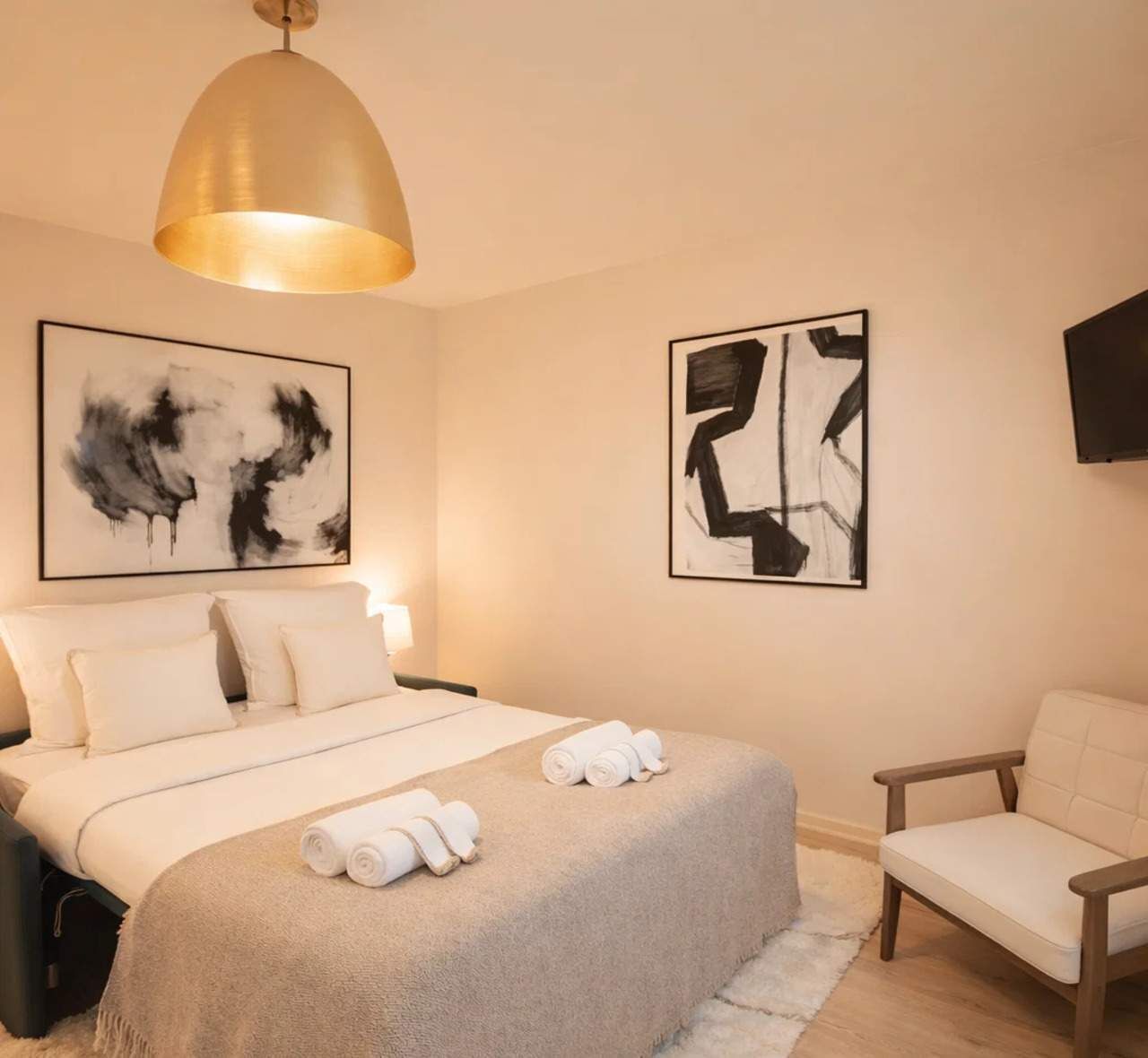 Fer et planche à repasser, lit parapluie, Wi-Fi, draps fournis