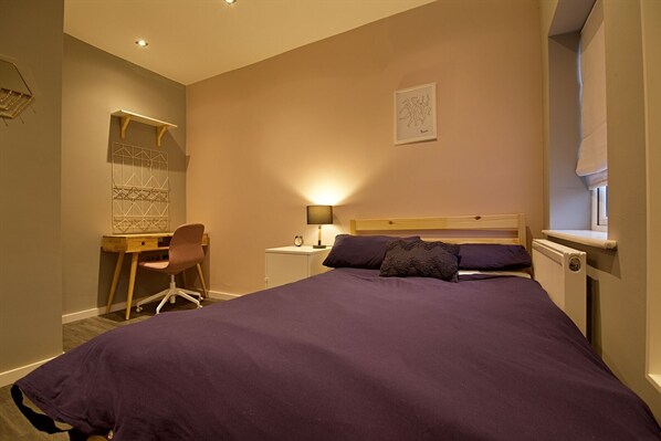 Free WiFi, bed sheets