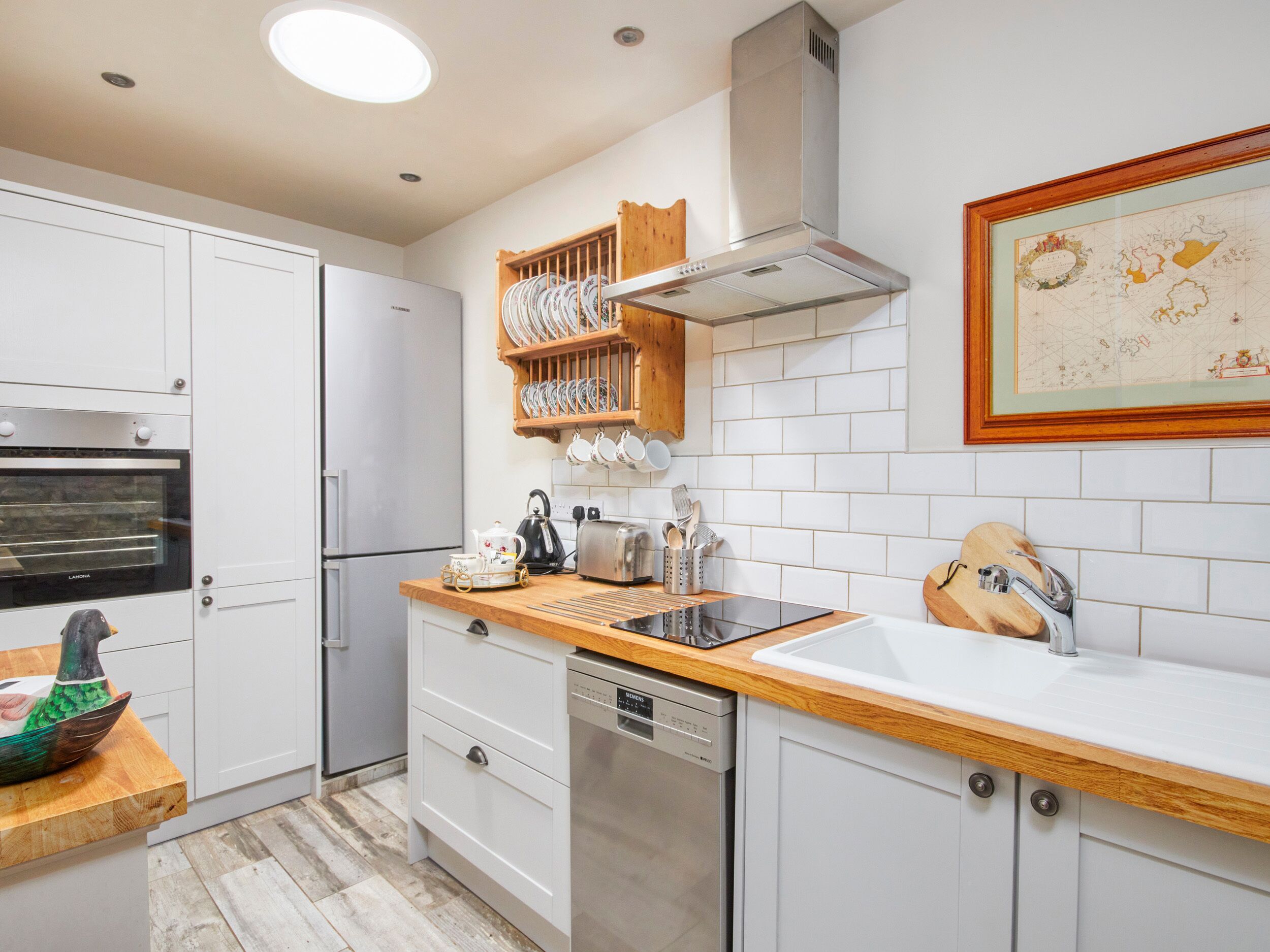 LOVE NEST, pet friendly, character holiday cottage in Bakewell