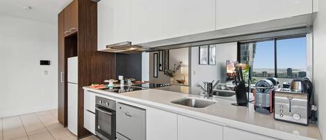 Fridge, microwave, oven, stovetop