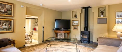 TV, fireplace, ping pong