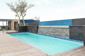 Pool - Luxurious 2-Bed Apartment  Rooftop Pool (Cape Town)