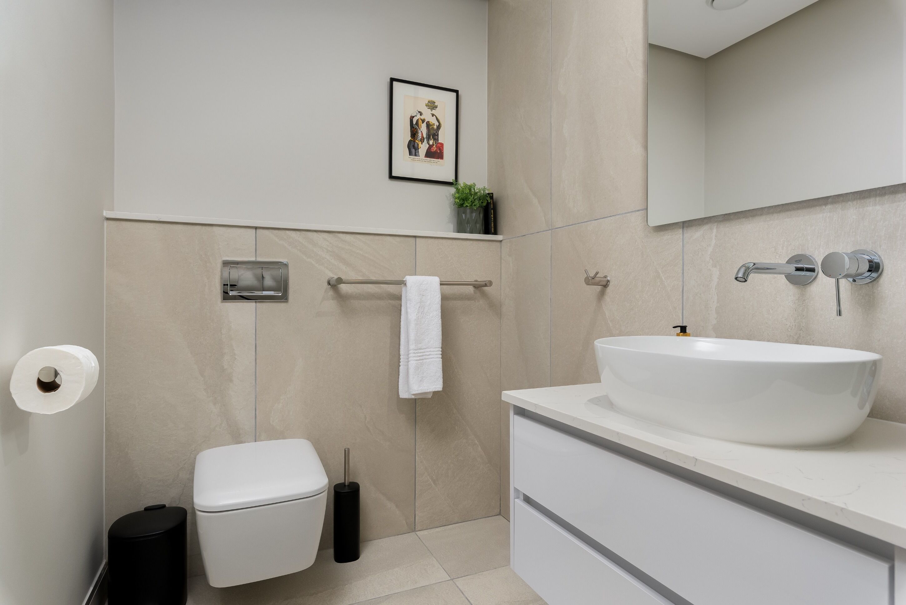 Bantry Bay Luxury Apartment with Ocean Views