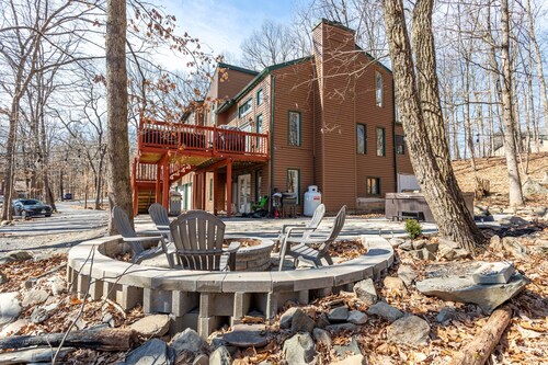 Mahogany Sun Hot Tub Theater Room Fire Pit
